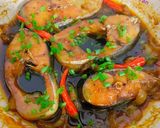 Hình bước làm 4 của món Cá hú kho nước dừa tươi