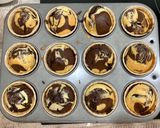 Une image de l'étape 4 de Muffins marbrés au yaourt.