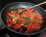Foto del passaggio 2 della ricetta Orate saporite in padella