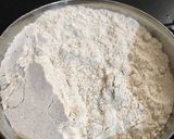A picture of step 1 of Aate ka uttapam.