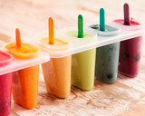 Foto del paso 4 de la receta: Polos arco iris de fruta natural sin azúcar