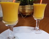 عکس مرحله 1 از دستور میک شیک شیر موز انبه