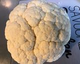 Une image de l'étape 1 de Gratin de chou fleur aux deux sauces, ail et emmental râpé.