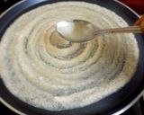 A picture of step 8 of Crispy horse gram dosa.