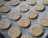 Foto del paso 4 de la receta: Galletas de miel y canela fáciles y rápidas