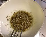 Une image de l'étape 2 de Pommes grenailles rôties à l'ail aux épices et aux herbes.