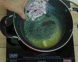 A picture of step 2 of Chilli garlic mushrooms.