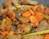 Foto langkah ke 3 dari resep 23. Asem Daging Sapi.