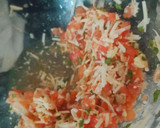 Foto del paso 1 de la receta: Tostaditas caprese (queso, tomate y albahaca)