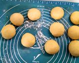 Foto langkah ke 5 dari resep Cheezy Sausage Boat.