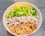 รูปขั้นตอนการทำที่ 5 ของ เส้นหมี่ไก่ฉีกแบบง่ายๆ