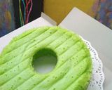 Foto langkah ke 5 dari resep Bolu pandan kukus lembut.