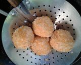 Foto langkah ke 6 dari resep Banana cheese balls.