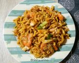 Foto langkah ke 8 dari resep Mie Goreng Pedas.