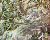 Foto del paso 4 de la receta: Fideos de zapallo italiano a la mantequilla