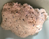 Foto del paso 1 de la receta: Arepas de avena, trigo integral, chía, ajonjolí tostado y queso # lotería