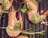 Une image de l'étape 6 de Gambas marinade au satay.