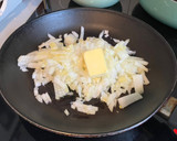 Foto del paso 4 de la receta: Salmón al horno con espárragos sobre cama de espinacas a la crema