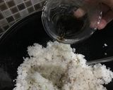 Foto langkah ke 2 dari resep Egg fried rice.