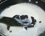 A picture of step 6 of Sesame and Oreo biscuit custard.