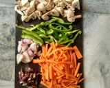 A picture of step 2 of Mushroom chowmein.