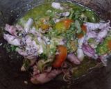 Foto langkah ke 3 dari resep Cumi Asin Cabe Hijau.