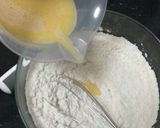 Foto langkah ke 4 dari resep Vanilla Muffin Simple (anti gagal, tanpa mixer).