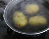 Foto del paso 1 de la receta Ensalada de patata, mango, soja, lechuga y mayonesa de zanahoria