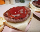 Foto del paso 7 de la receta: Hamburguesa al estilo Peke