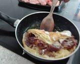 Foto del paso 4 de la receta: Crujiente de patas huevos y jamón (para dos😉)