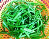 Hình bước làm 1 của món Canh chua tôm rau nhút