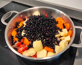 Foto del paso 8 de la receta: Frijoles con manitas