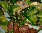 Foto langkah ke 5 dari resep Oseng Jambal Lombok Ijo.