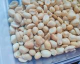 Foto langkah ke 1 dari resep Kacang Bawang Renyah, Mudah.