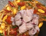 Foto langkah ke 4 dari resep Tumis Cumi Kuah Tauco.