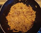 Foto del passaggio 3 della ricetta Tagliatelle con i funghi, zucca, crema di funghi e speck croccante
