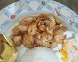 รูปขั้นตอนการทำที่ 4 ของ ผัดเห็ดออรินจิ,กุ้ง,ไข่ดาว,ข้าวบุกหอมมะลิ-คีโต