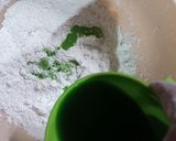 Foto langkah ke 4 dari resep Putu Bambu (Cetakan Daun Pisang).