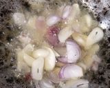 Foto langkah ke 5 dari resep Sop ceker simpel.