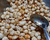A picture of step 3 of Peri Peri Makhana.