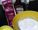 A picture of step 1 of Fruity choco ice cream.