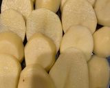 A picture of step 1 of Potato with spinach and cheese.