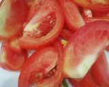 A picture of step 2 of Thakkali Chutney.