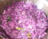 பர்ப்பிள் முட்டைகோஸ் கலர்ஃபுல் பொரியல் (Purple muttaikosh colorful poriyal Recipe in Tamil) ரெசிபி ஸ்டேப் 5 புகைப்படம்