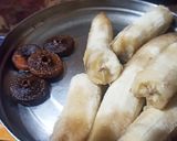 बनाना फिग मिल्क शेक (banana fig milkshake recipe in Hindi) रेसिपी चरण 1 फोटो