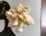 Une image de l'étape 4 de Shanghai pak choi braisés citron tomates carottes et galanga.