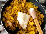 Arroz con choritos gratinados