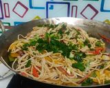 वेज हक्का नूडल्स (Veg hakka noodles recipe in Hindi) रेसिपी चरण 12 फोटो