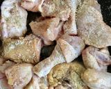 Foto langkah ke 2 dari resep Ayam Goreng Oregano.