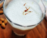 बादाम हनी मिल्क शेक(badam honey milkshake recipe in hindi) रेसिपी चरण 3 फोटो